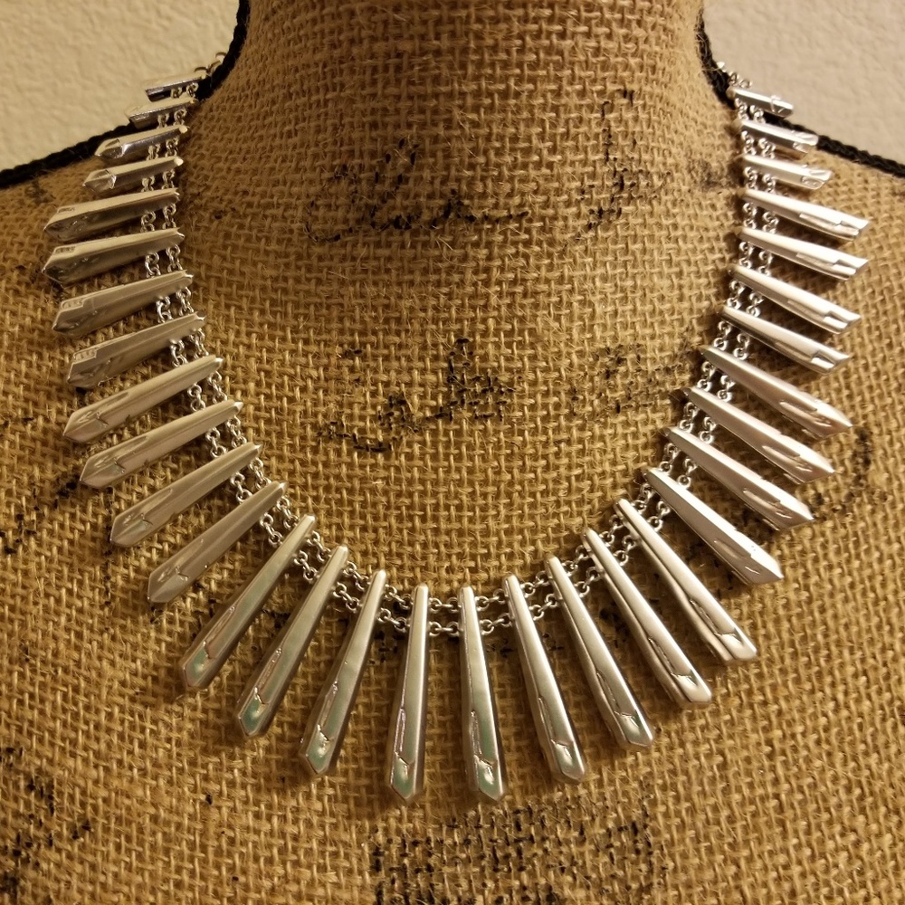 Kendra Scott Jill Statement Necklace in Silver